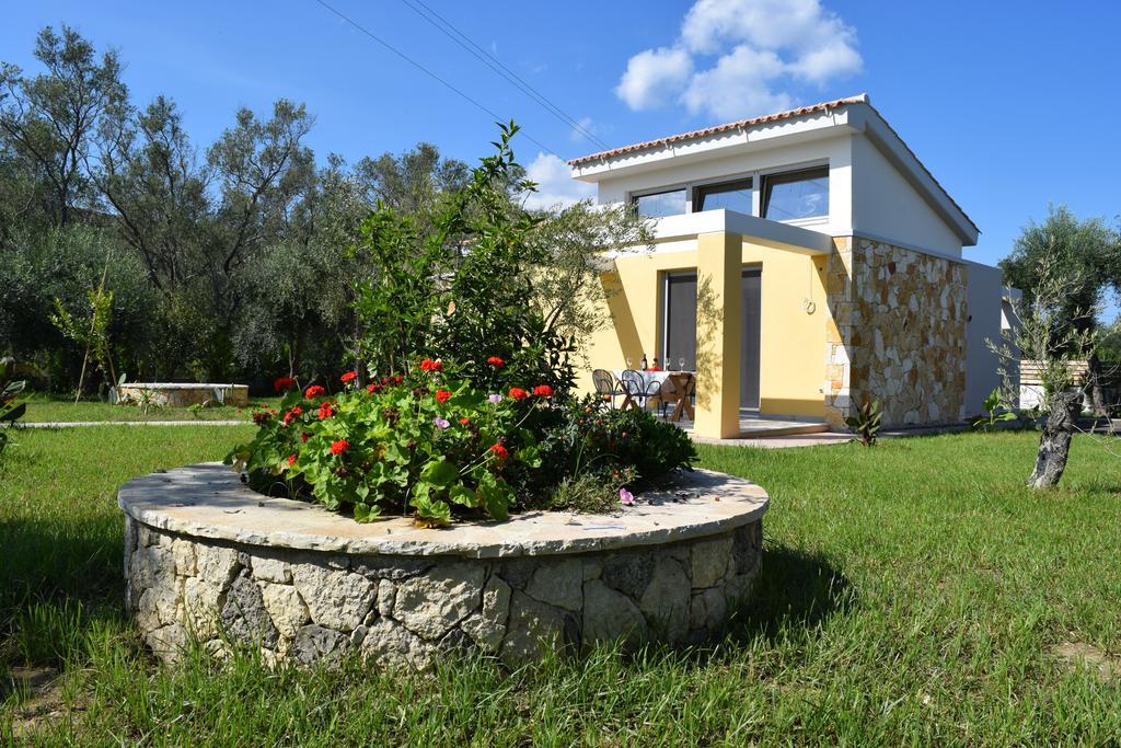 Three Stars Luxury Villas Moraitika Bagian luar foto
