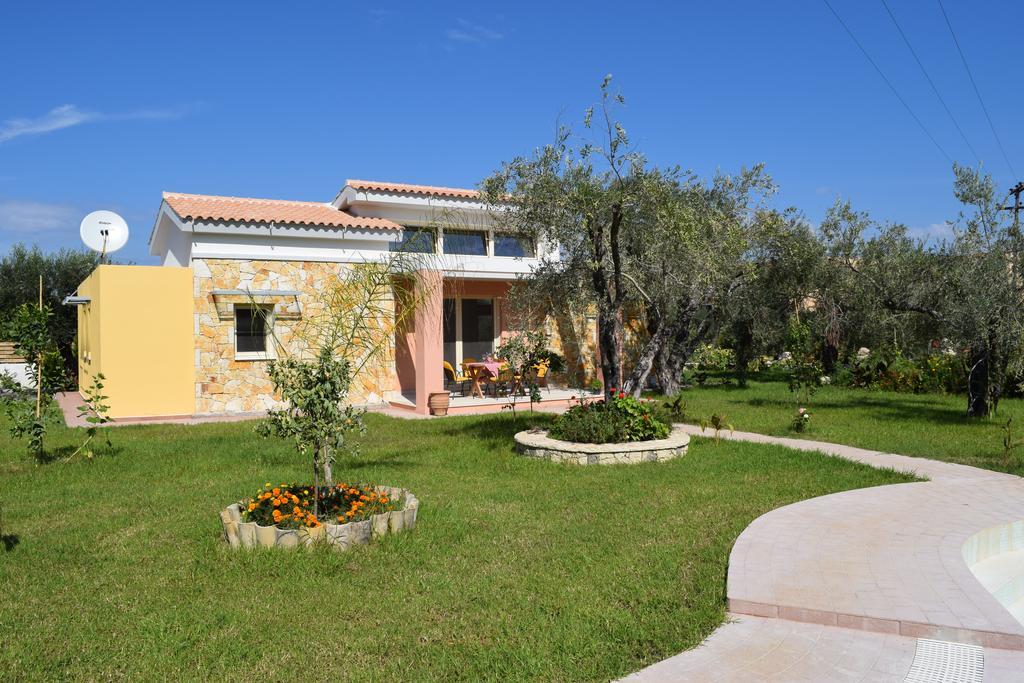 Three Stars Luxury Villas Moraitika Bagian luar foto