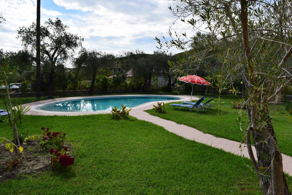 Three Stars Luxury Villas Moraitika Bagian luar foto