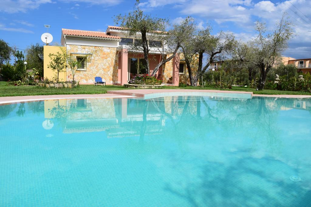 Three Stars Luxury Villas Moraitika Bagian luar foto