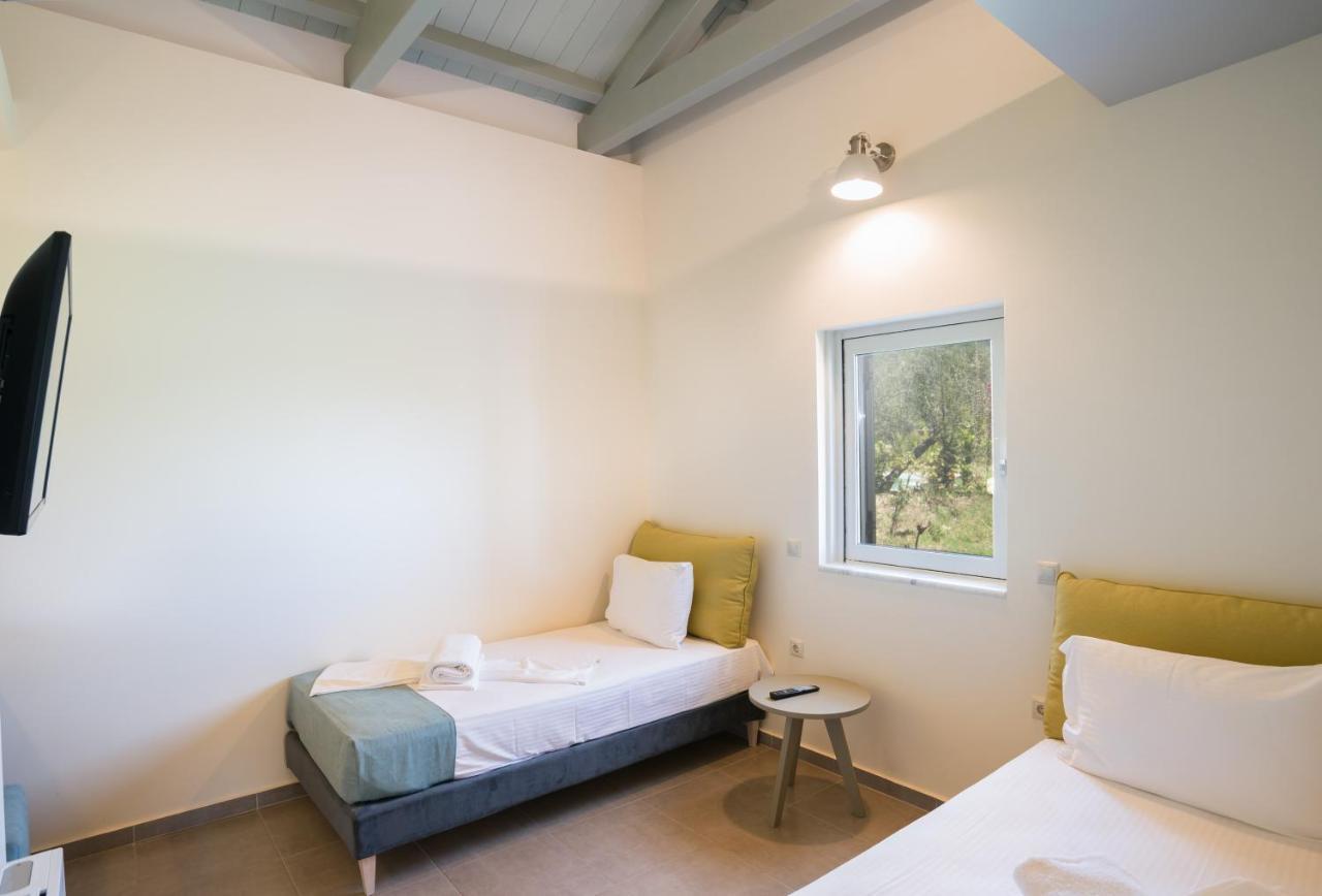 Three Stars Luxury Villas Moraitika Bagian luar foto